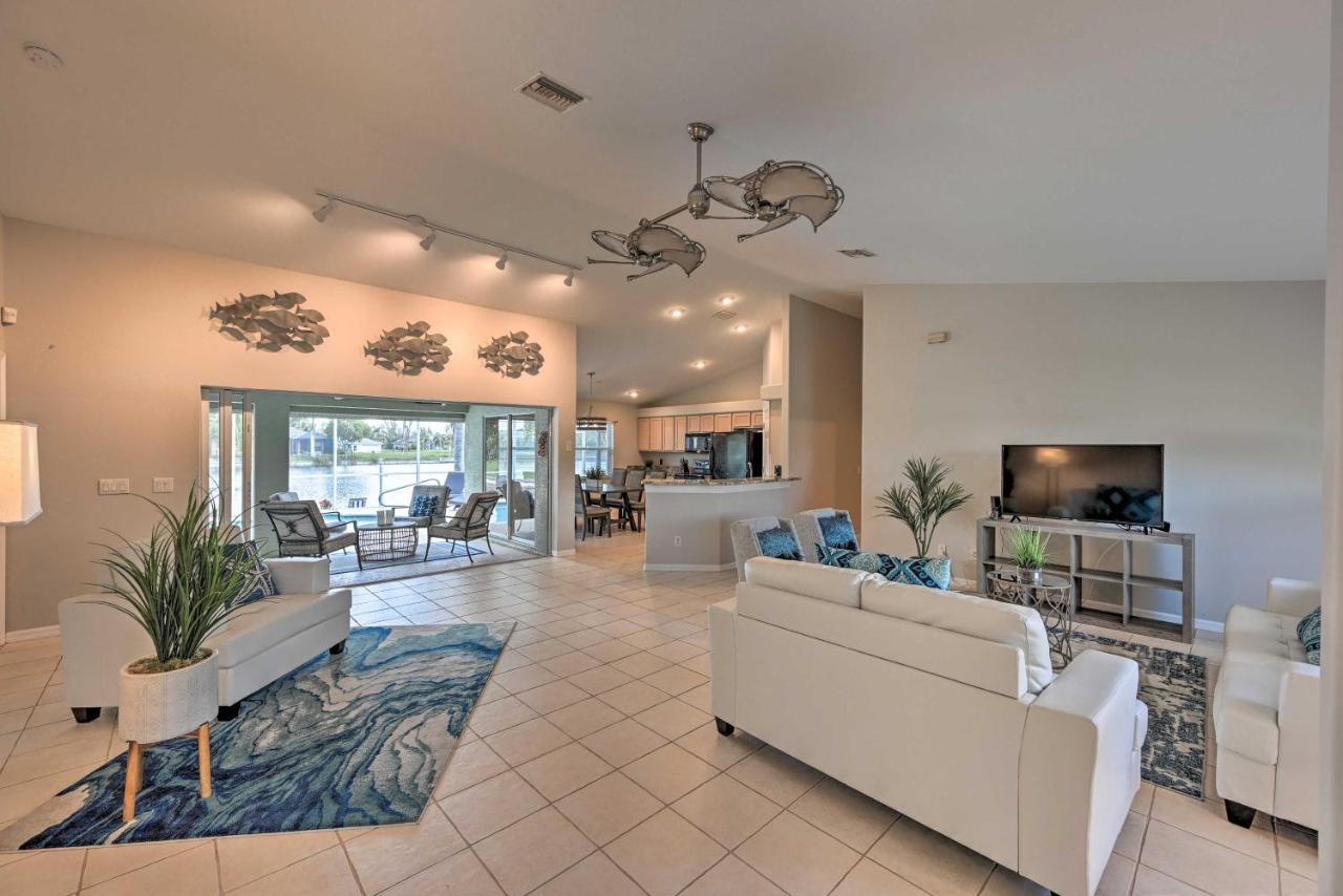 Pet-Friendly Escape With Dock And Kayaks In Cape Coral Villa ภายนอก รูปภาพ